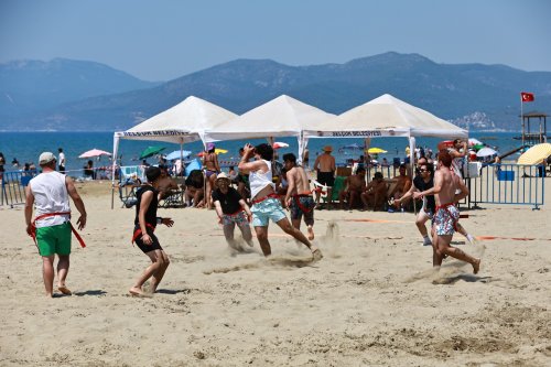 beach-flag-futbol-pamucak-3.jpeg
