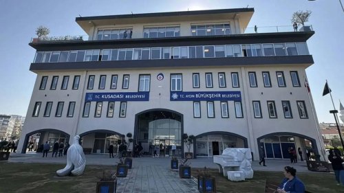 kusadasi-belediyesi-ne-operasyon-16-kisi-adliyeye-sevk-edildi.jpg