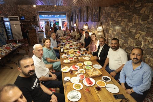baskan-mutlu-tarihi-carsida-esnafla-bulustu-kemeralti-en-buyuk-zenginligimiz-1.jpeg