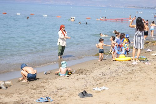 konak-belediyesinden-semt-merkezi-kursiyerlerine-deniz-surprizi-4.jpeg