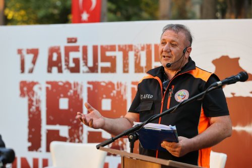 17-agustosun-yil-donumunde-bucada-deprem-gercegi-masaya-yatirildi5.jpg