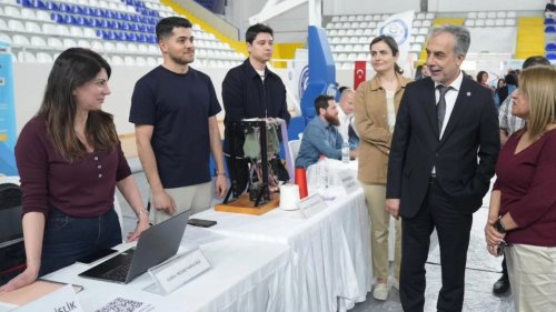 basarili-ogrencilerin-tercihi-ege-universitesi2-004.png
