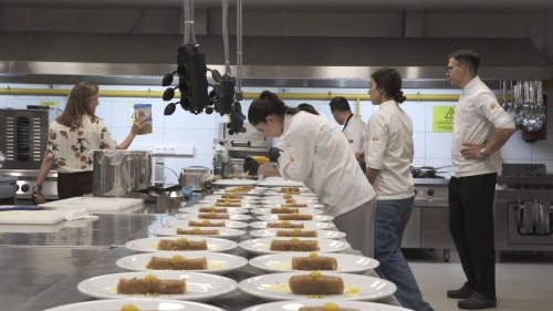 izmir-ekonomi-universitesi-ile-agri-ibrahim-cecen-universitesi-gastronomi-alaninda-ornek-bir-is-birligine-imza-atarak-kilometrelerce-uzaktaki-ogrencileri-ayni-mutfakta-bulusturdu-3.jpg