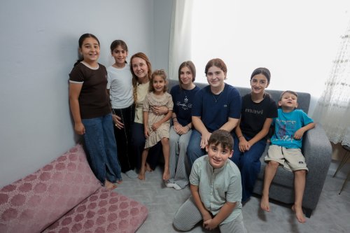 baskan-mutlu-konakli-komsularinin-evlerine-konuk-oldu-4.jpeg