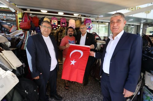 bayrak-dagitimi2.jpeg