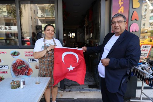 bayrak-dagitimi3.jpeg