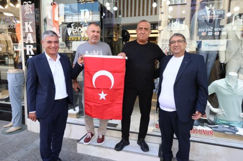 bayrak-dagitimi4.jpeg