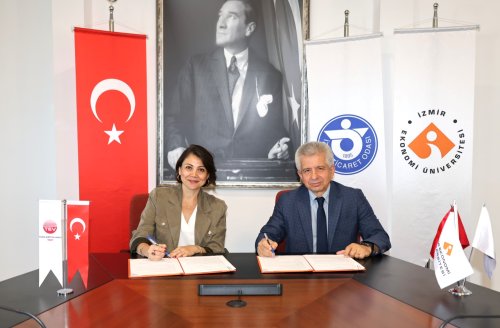 protokol-ieu-rektoru-prof-dr-yusuf-hakan-abacioglu-ve-tev-genel-muduru-melike-kocoglu-tarafindan-imzalandi.jpg