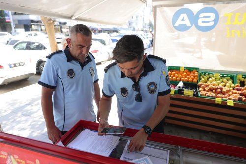 konak-belediyesinden-zincir-marketlere-sifir-atik-denetimi-1.jpeg