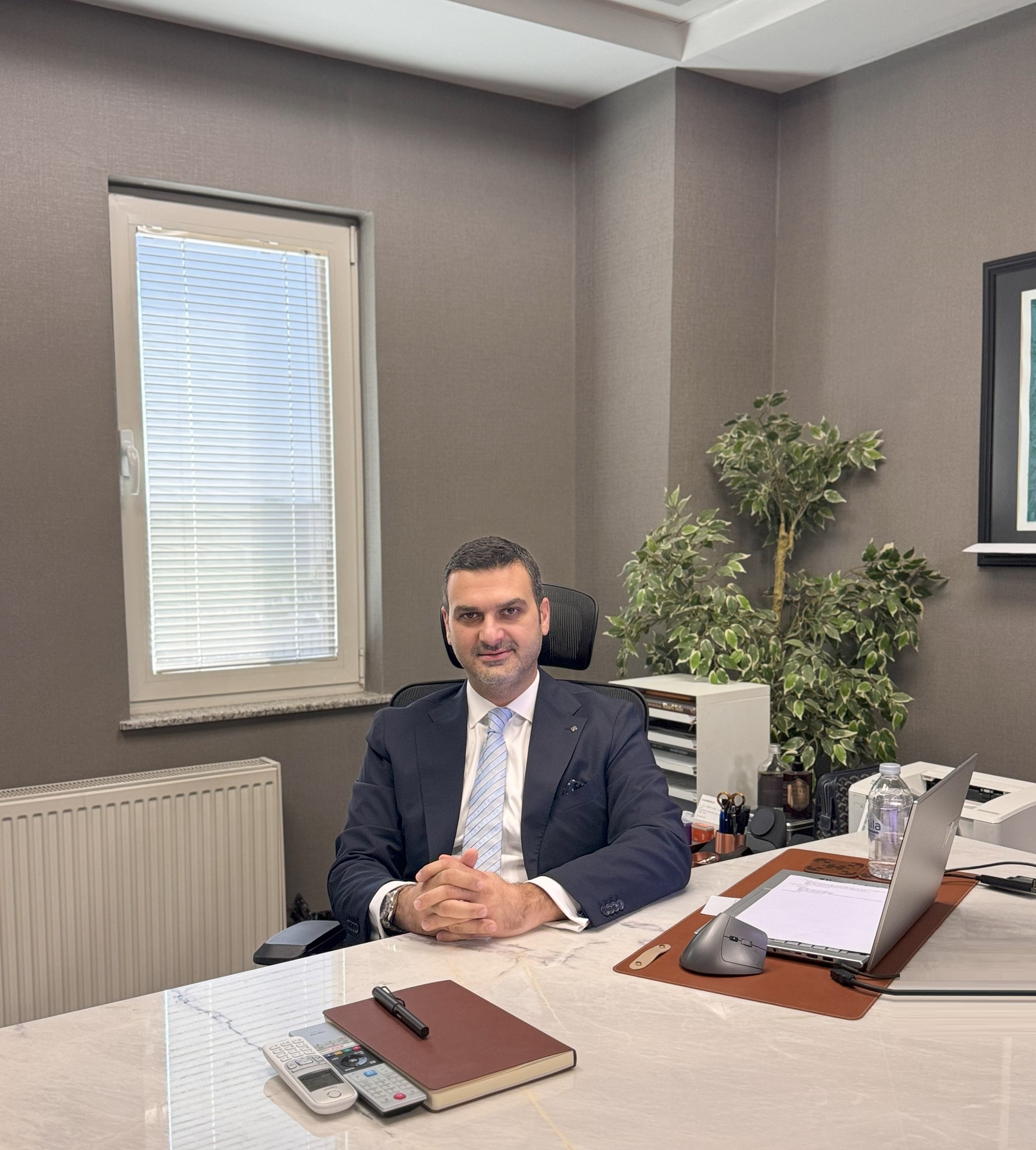 osman-unlu-7-101049223.jpg