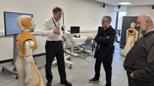 ege-universitesi-heyeti-eaie-glasgow-2026-egitim-fuarina-katildi-2.jpg