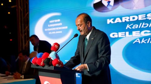 osmanagaoglundan-izmir-vurgusu-bu-sehir-siradan-bir-sehir-degildir-6aa69b9ef2fc1.webp