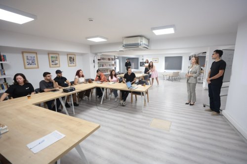baskan-mutlu-genclerle-yapay-zeka-atolyesinde-bulustu-6.jpeg
