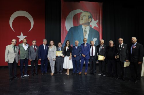 konakta-sporun-emektarlarina-vefa-gecesi-8.jpeg