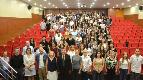 ege-universitesinde-yeni-ogrencilerin-oryantasyon-sureci-tamamlandi-6.jpg