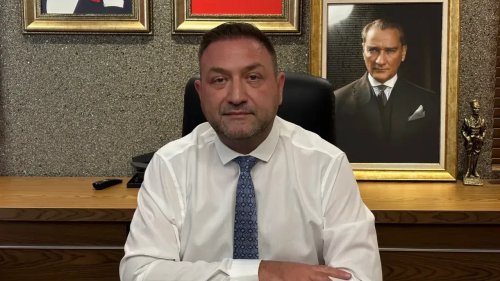 izmir-de-utku-gumrukcu-orgute-seslendi-yenigun2.webp