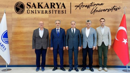 eu-sakaryada-akademi-ve-sanayi-is-birliklerini-guclendirdi-3.jpg
