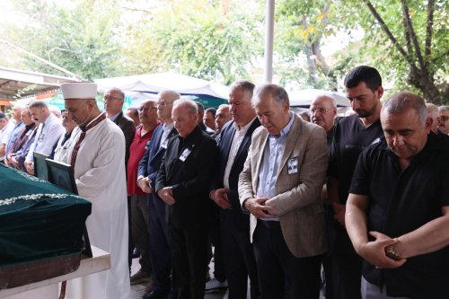gazeteci-ahmet-cipli-urlada-son-yolculuguna-ugurlandi-1.jpeg