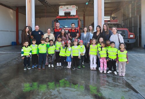 efes-selcuklu-miniklerden-itfaiye-haftasinda-anlamli-ziyaret-4.jpeg
