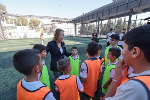 baskan-mutlu-kis-spor-okullarinda-cocuklarla-bulustu-2.jpeg