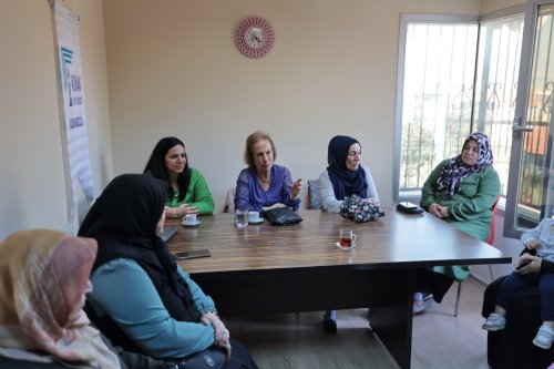 konakta-meme-kanseri-farkindalik-seminerleri-basladi-2.jpeg
