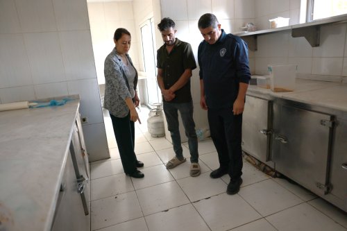 bayraklida-gida-isletmelerine-siki-denetim-6.jpeg