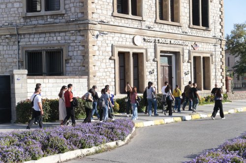 konakli-gencler-yerel-tarih-gezisiyle-alsancaki-kesfe-cikti-8.jpeg