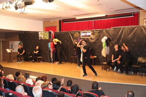 showroomizah-1.jpg