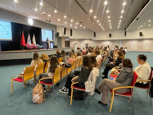 girisimciler-program-kapsaminda-is-fikirlerinin-gelistirilmesi-yatirimci-sunumlarinin-ve-is-planlarinin-hazirlanmasi-konularinda-egitim-aldi-ve-is-klinigi-uzmanlariyla-birebir-gorusme-imkani-buldu-1.jpeg