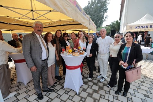 ferdi-zeyrek-genclik-merkezine-muhtarlardan-tam-not-2.jpeg