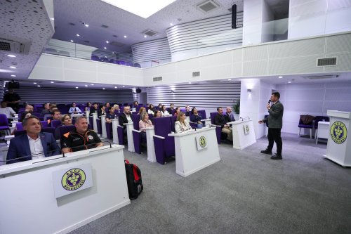 buca-belediyesi-iklim-krizine-karsi-acil-eylem-cagrisi-yapti3.jpg