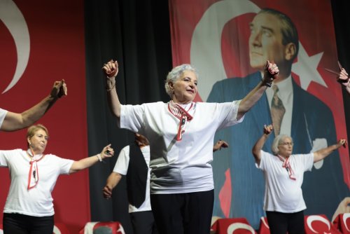 konakin-cinarlarindan-unutulmaz-cumhuriyet-gosterisi-12.jpeg