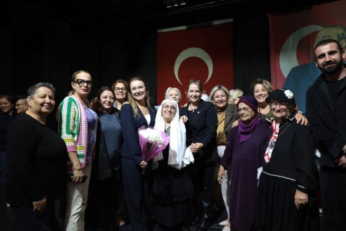 konakin-cinarlarindan-unutulmaz-cumhuriyet-gosterisi-6.jpeg