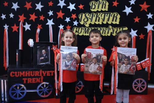 cumhuriyet-coskusu-konakli-miniklerin-kalbinde-yankilandi-1.jpeg