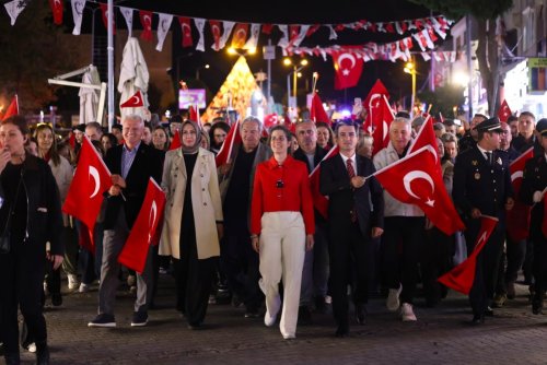 cumhuriyetin-103-yili-cesmede-buyuk-coskuyla-kutlandiphoto-2026-10-29-21-59-56.jpg