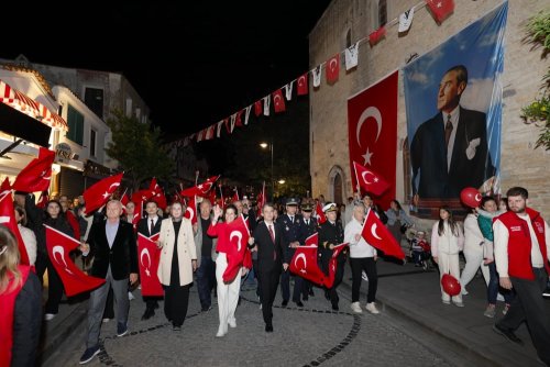 cumhuriyetin-103-yili-cesmede-buyuk-coskuyla-kutlandiphoto-2026-10-29-22-18-15.jpg