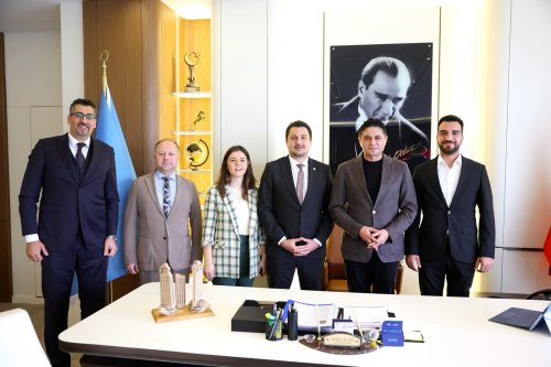 1-izmir-barosu-baskani-serhat-sokmen-ve-yonetiminden-baskan-serkan-acara-ziyaret.jpeg