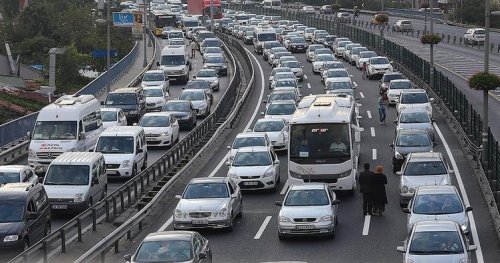 752x395-son-dakika-haberi-otomobil-sahipleri-dikkat-yeni-duzenleme-geliyor-1620704973408.jpg