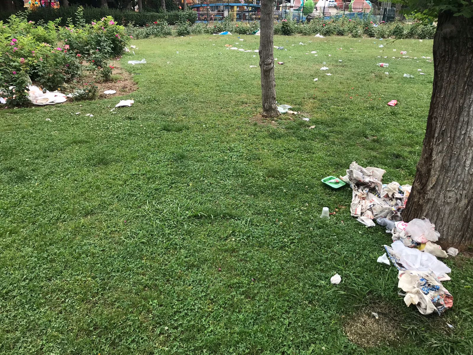 İzmir Fuarı "çöplük" oldu