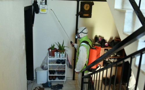 apartmanlarin-dezenfekte-islemleri-suruyor-(8).jpg