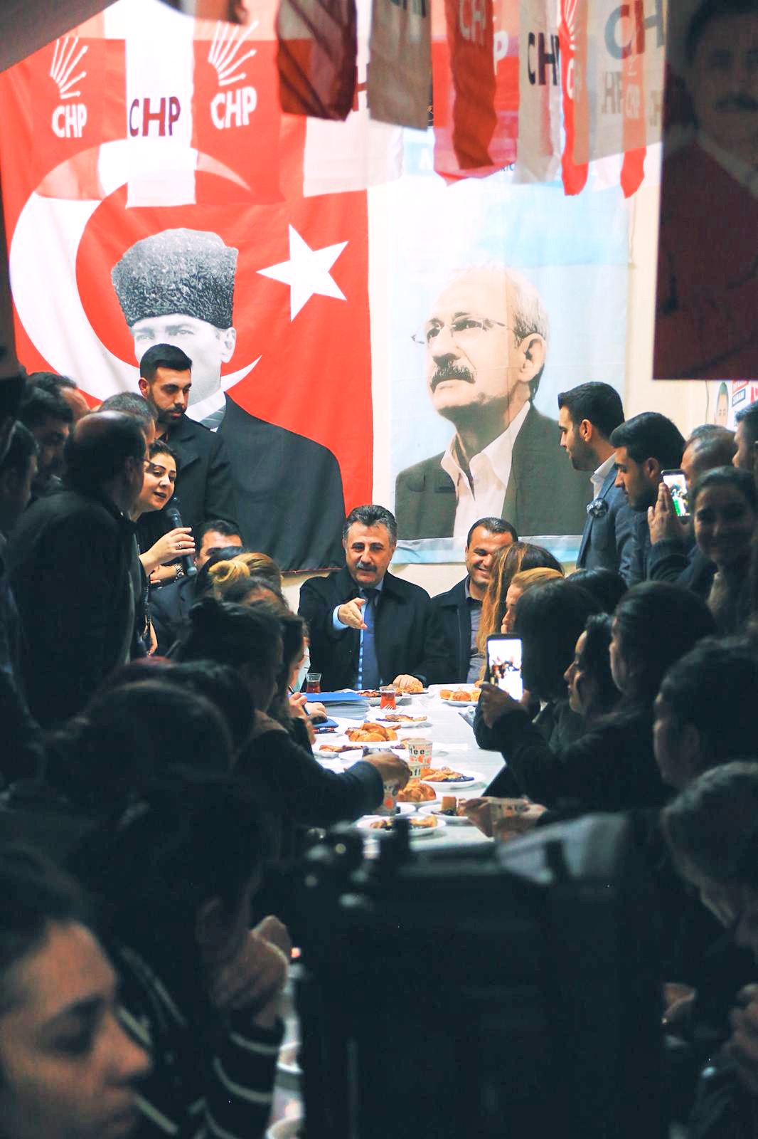 chp-bayrakli-adayi-serdar-sandal-yamanlar-toplantisi-(2).jpeg