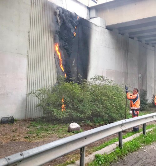 Atatürk Silüetini Yaktılar!