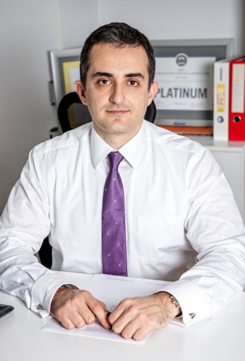 dr.-emre-ilicali.jpg