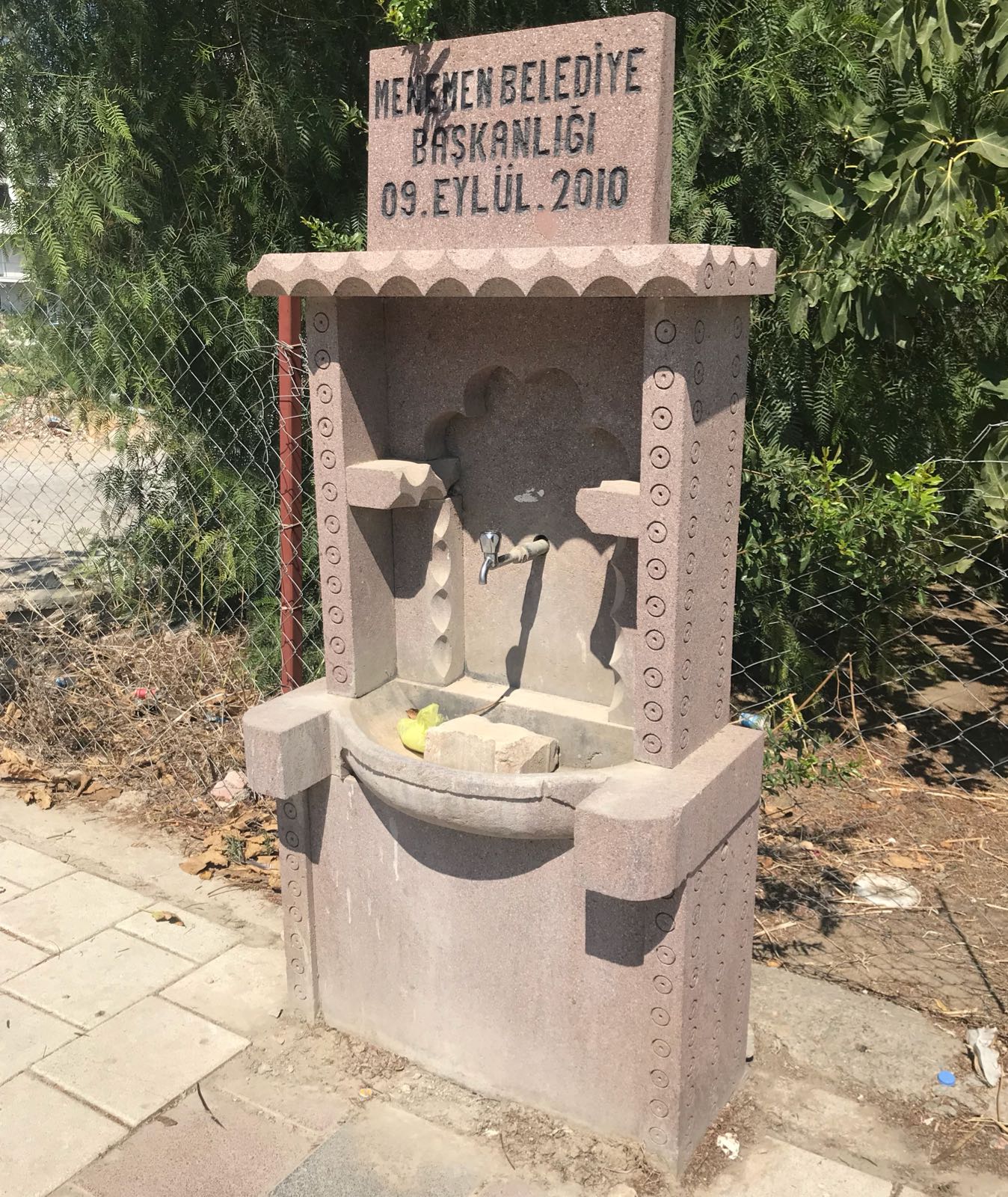 Menemen Belediyesi'nin "susuz çeşmesi