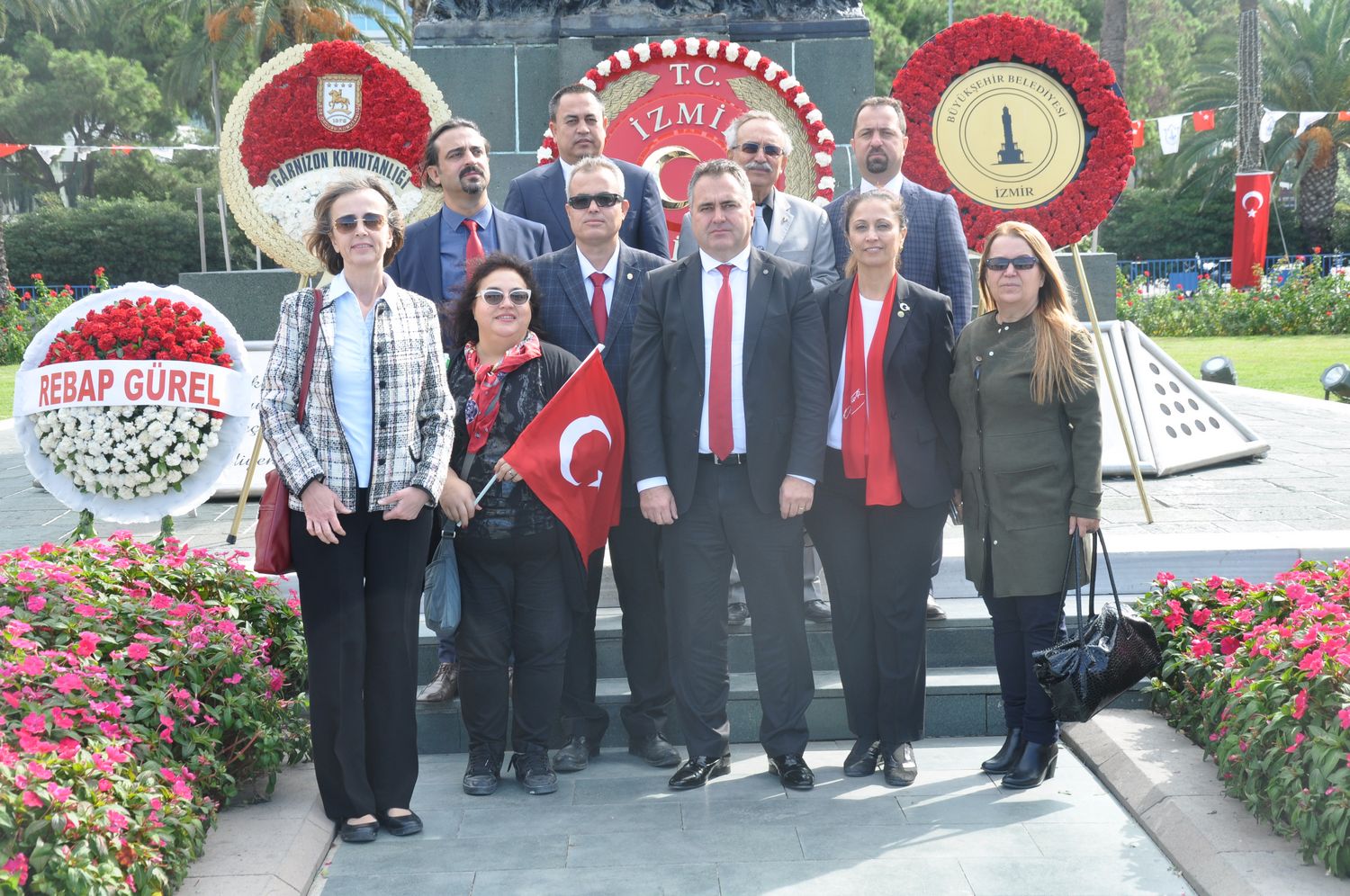 izmir-barosu-cumhuriyet-bayrami-kutlamalari-(4).jpg