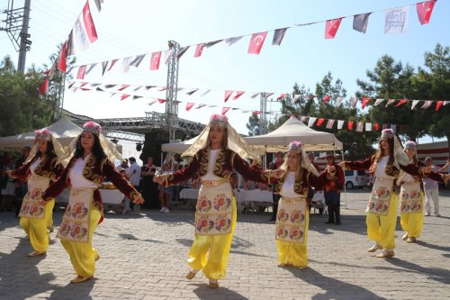 izmir-ovacik-festivalinde-bulustu-(11).jpg