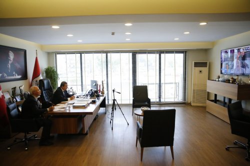 kiyi-ege-belediyeleri-video-konferansta-bir-araya-geldi-(2).jpeg
