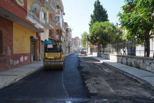 konak’in-sokaklarina-7-ayda-3-bin-800-ton-asfalt-(1).jpeg