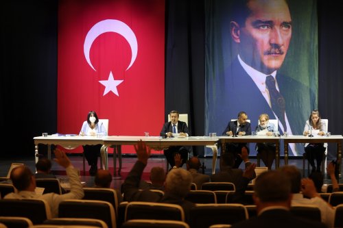 konak-belediye-meclisinde-yatirimlar-icin-oybirligi--(5).jpeg