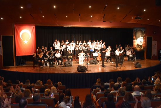 narlidere’de-‘engelsiz’-konser-(1).jpg